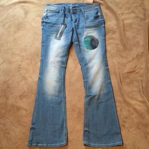 NWT Ariya jeans size 11/12 bootcut